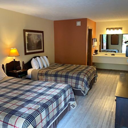Country Mountain Inn Юрека Спрингс Екстериор снимка