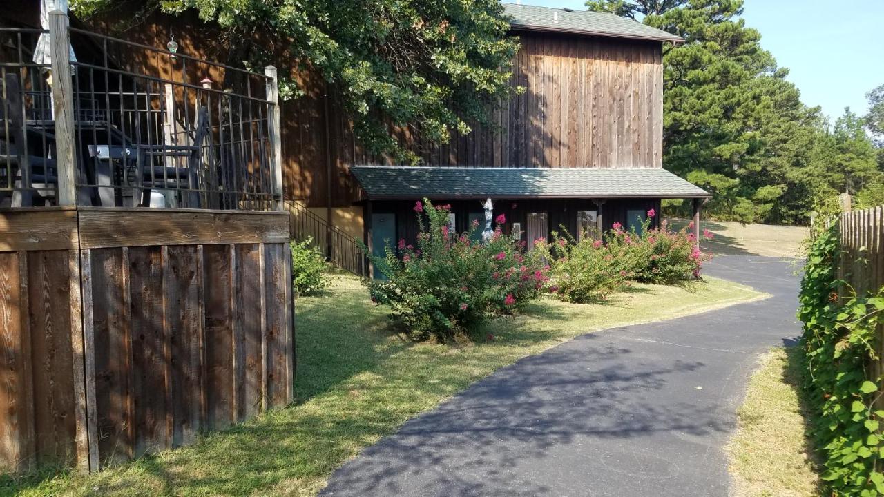 Country Mountain Inn Юрека Спрингс Екстериор снимка