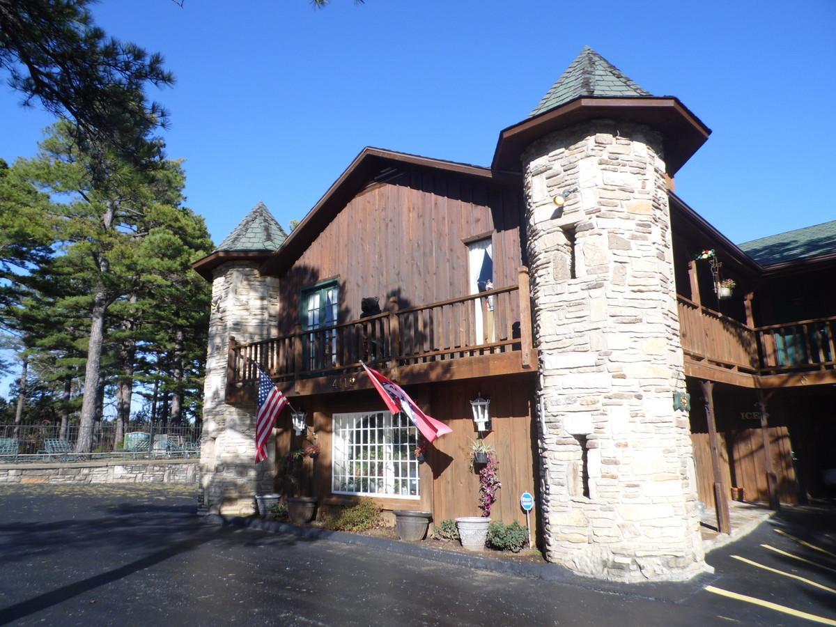 Country Mountain Inn Юрека Спрингс Екстериор снимка