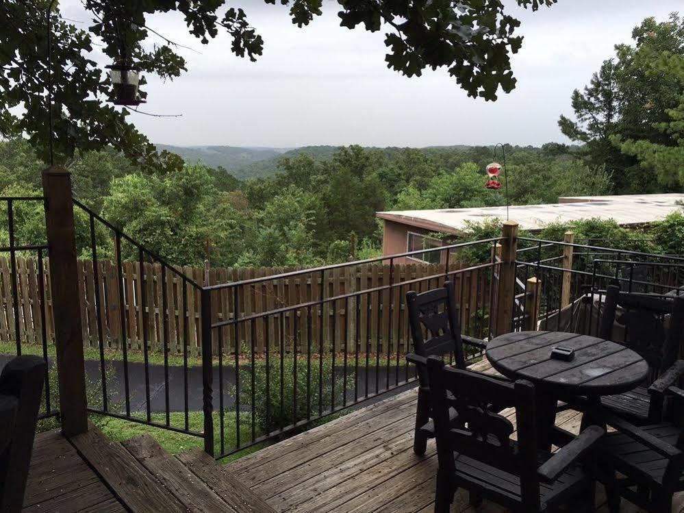 Country Mountain Inn Юрека Спрингс Екстериор снимка